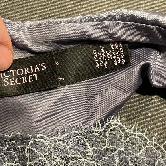 Victoria’s Secret Silver Racer Back 32C Bra - Picture 3 of 3